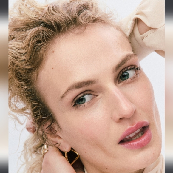 NIB $36 BeautyCounter Sheer Genius Conditioning Lipstick In Petal - Picture 3 of 4